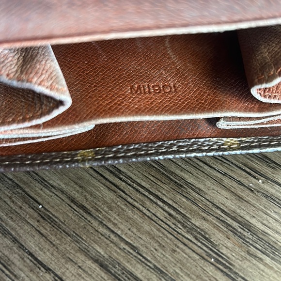 Louis Vuitton Vintage Dual Snap Wallet - Picture 14 of 16